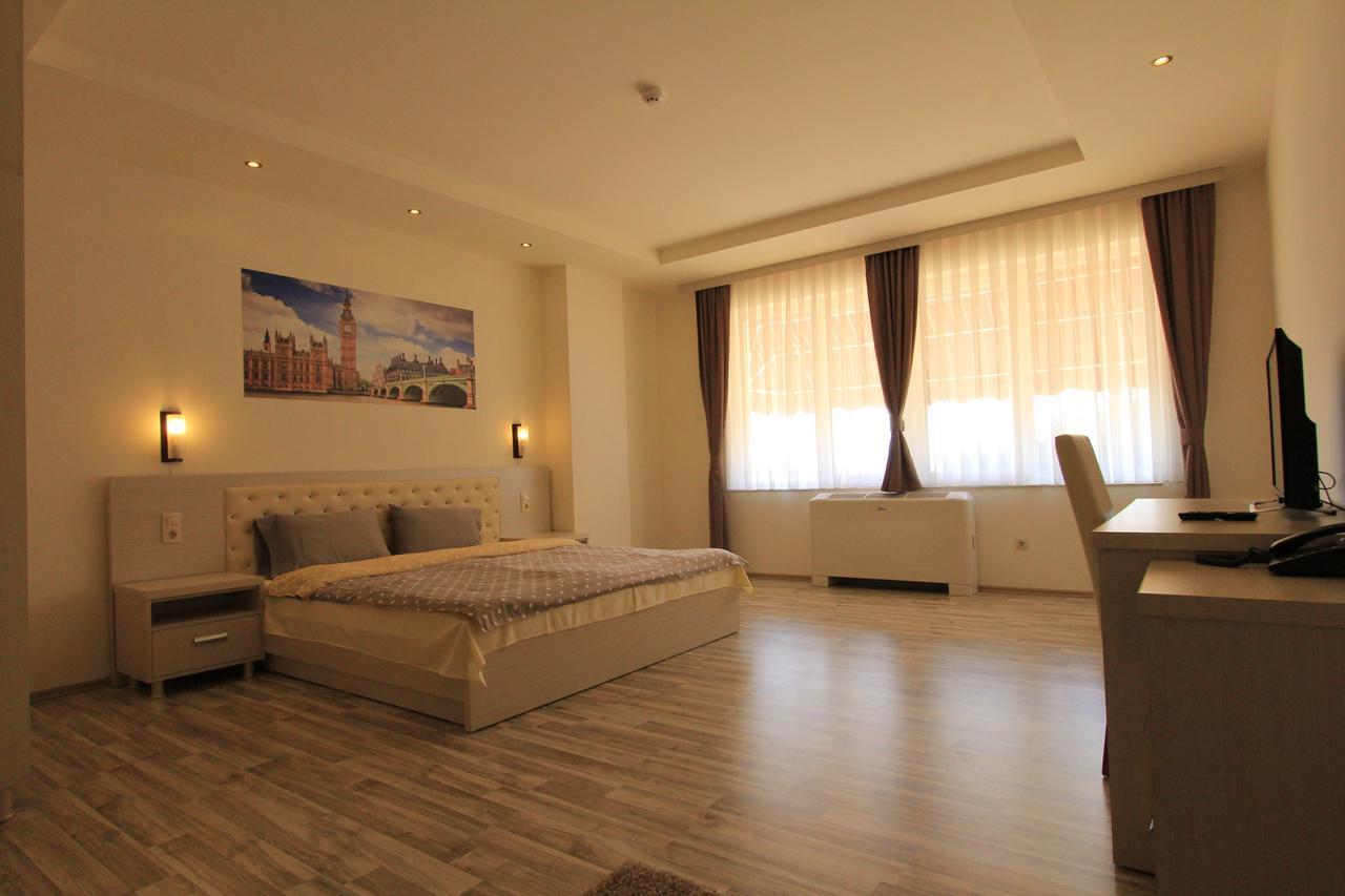 Hotel La Villa Gjakova Habitación foto